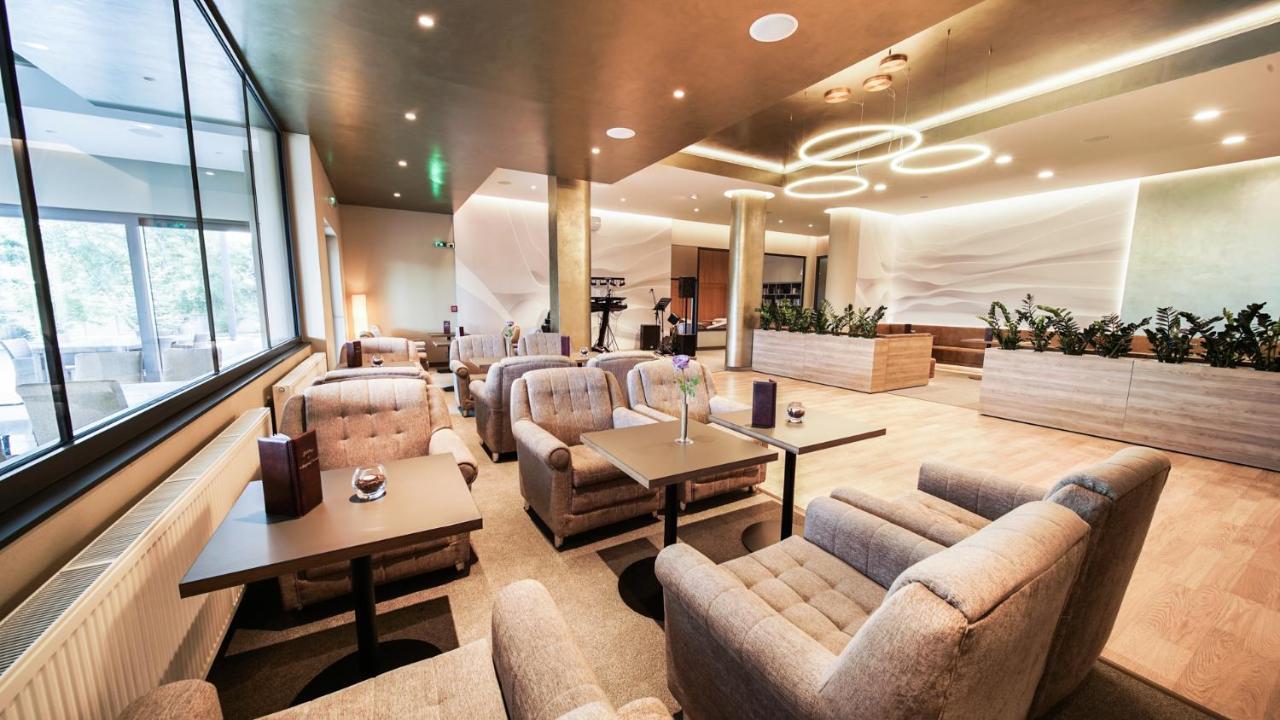 Maj Hotel Medical Wellness Piestany Bagian luar foto